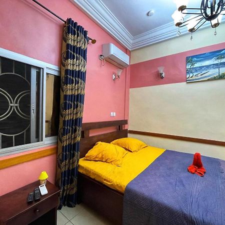 Chambre Meublee Biyem Assi Tkc Yaoundé Zewnętrze zdjęcie