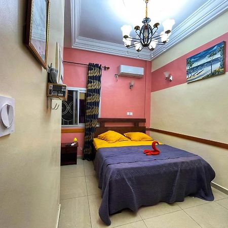 Chambre Meublee Biyem Assi Tkc Yaoundé Zewnętrze zdjęcie
