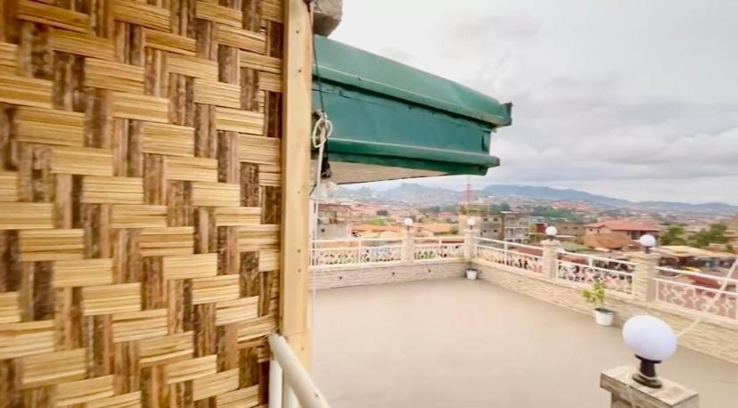 Chambre Meublee Biyem Assi Tkc Yaoundé Zewnętrze zdjęcie
