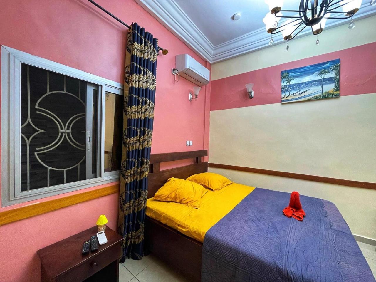 Chambre Meublee Biyem Assi Tkc Yaoundé Zewnętrze zdjęcie